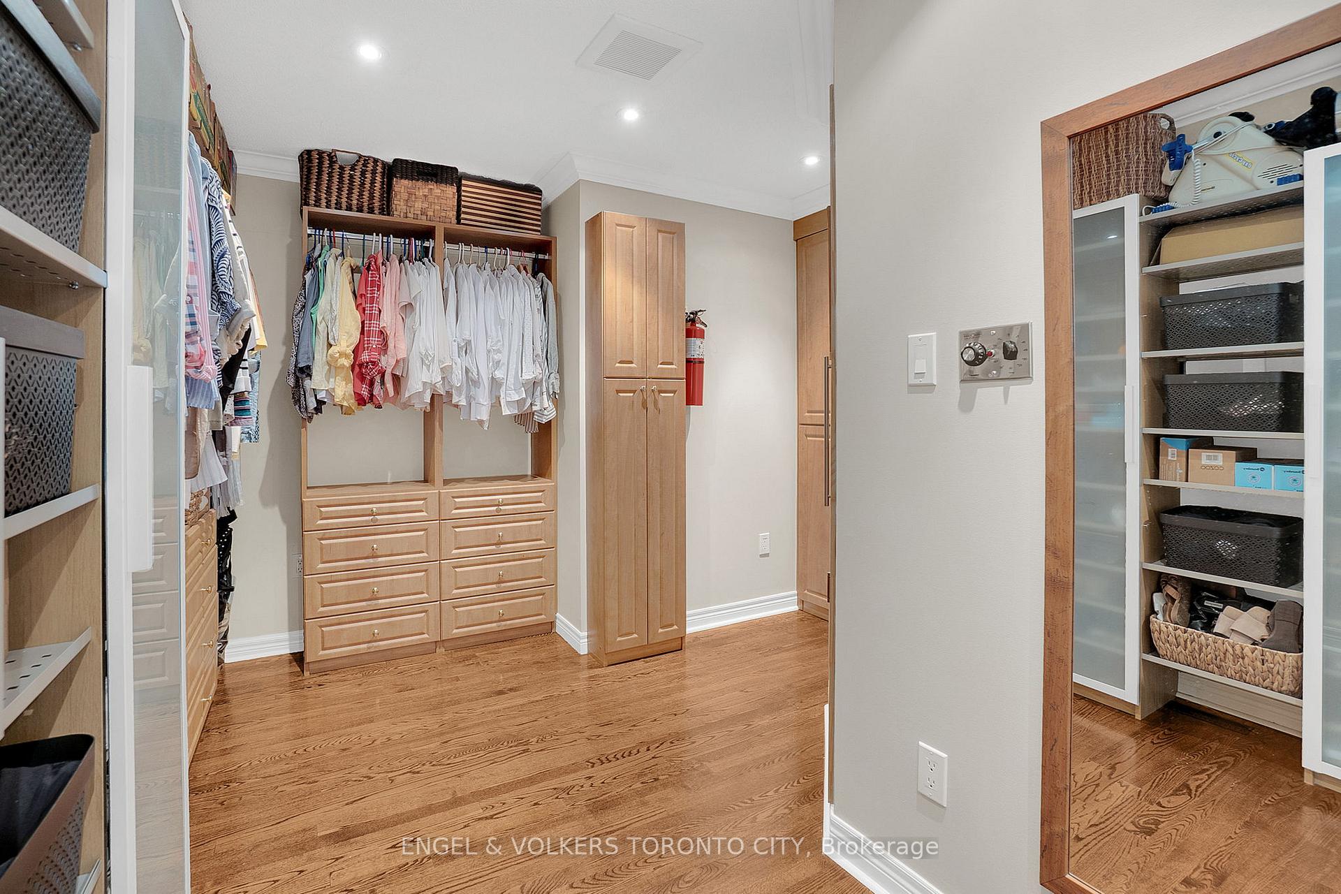 Photo 8 of 123 Salamander Court, Vaughan, Rural Vaughan — HOMEH