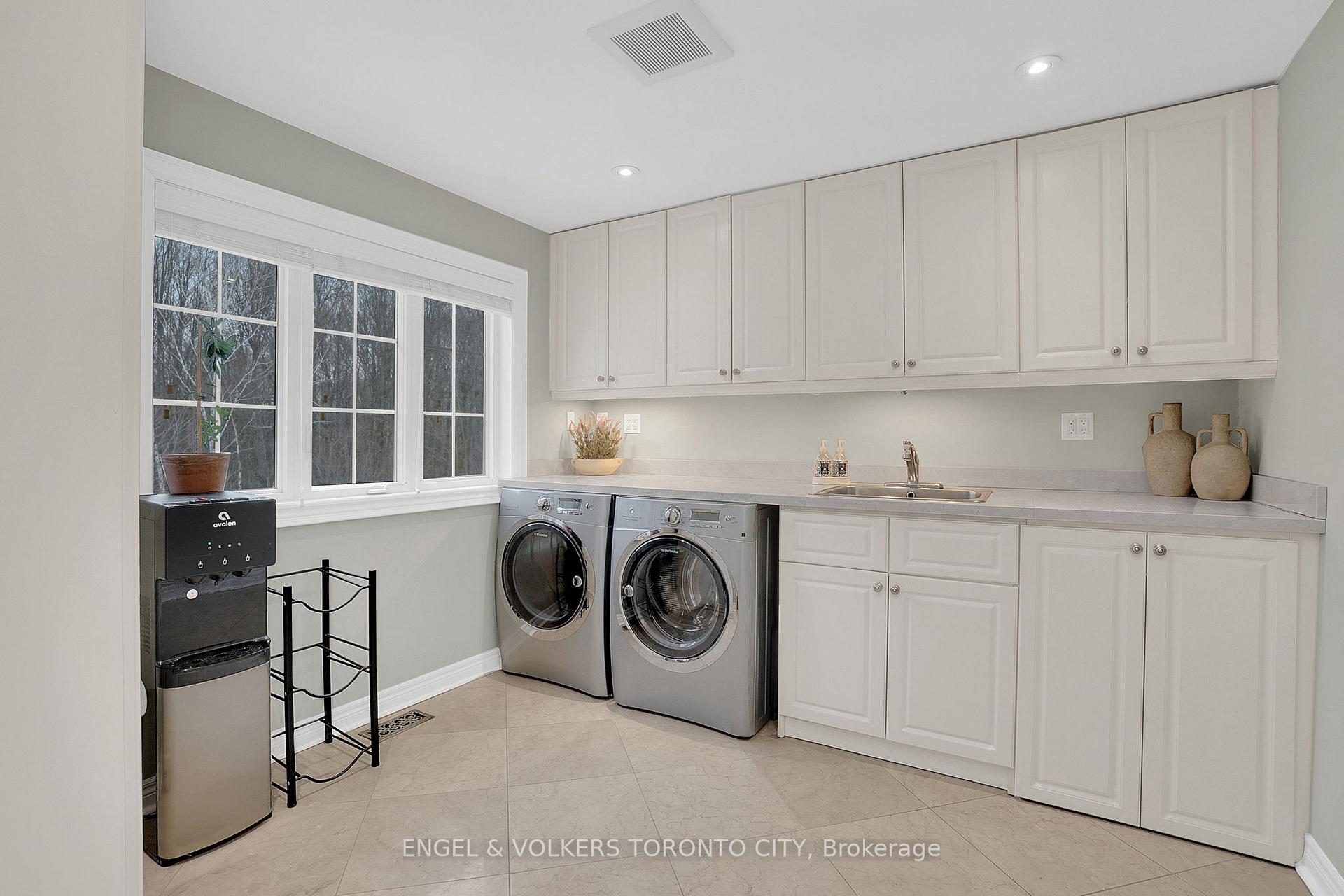 Photo 7 of 123 Salamander Court, Vaughan, Rural Vaughan — HOMEH