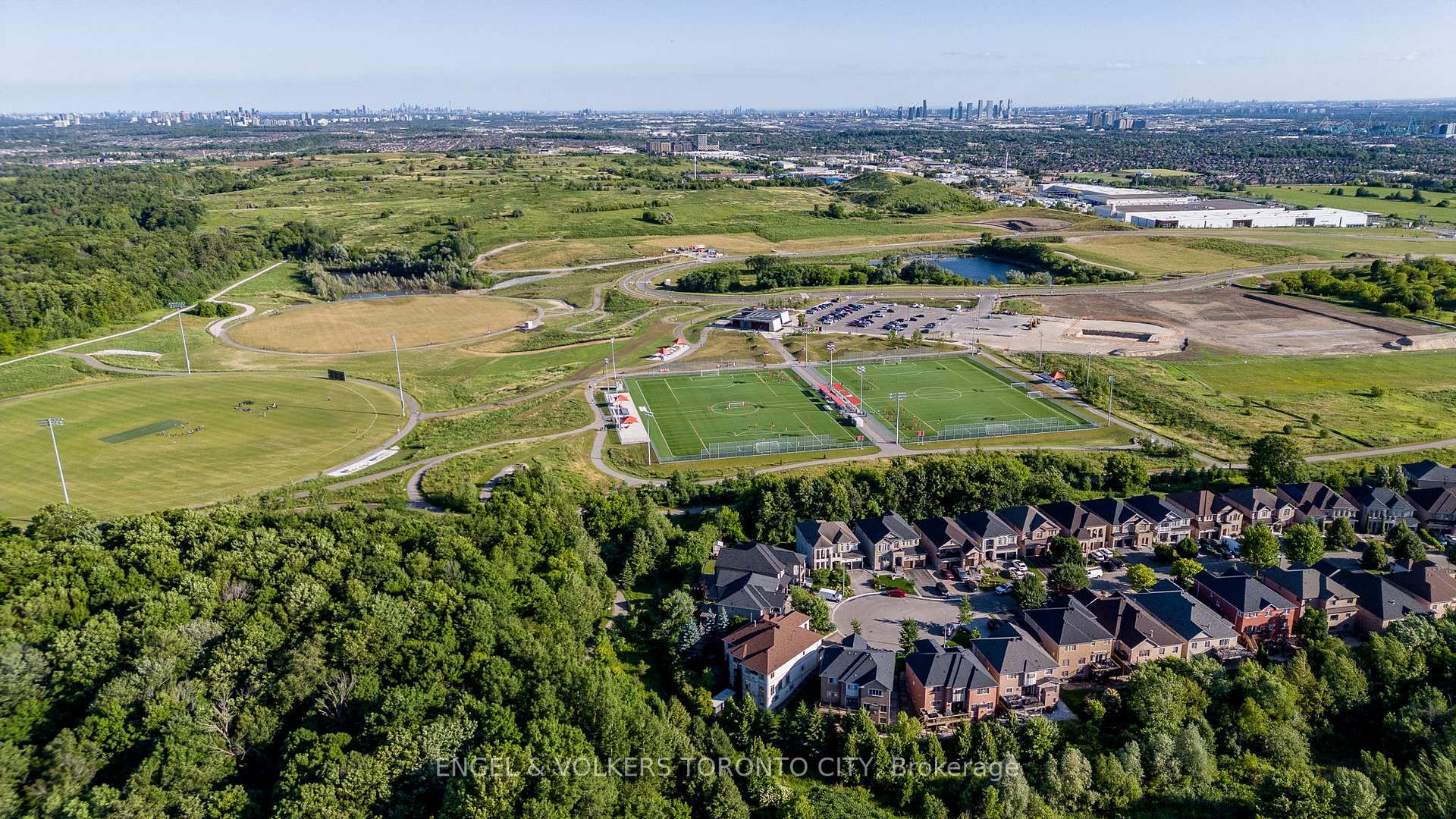 Photo 15 of 123 Salamander Court, Vaughan, Rural Vaughan — HOMEH