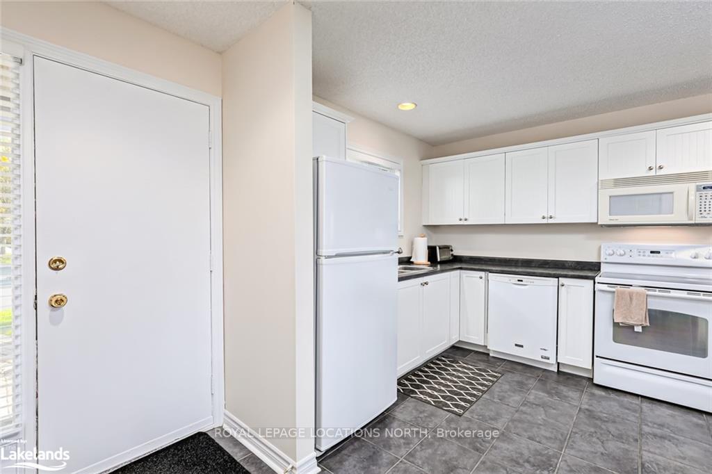 Photo 4 of 505 Oxbow Crescent, Collingwood — HOMEH