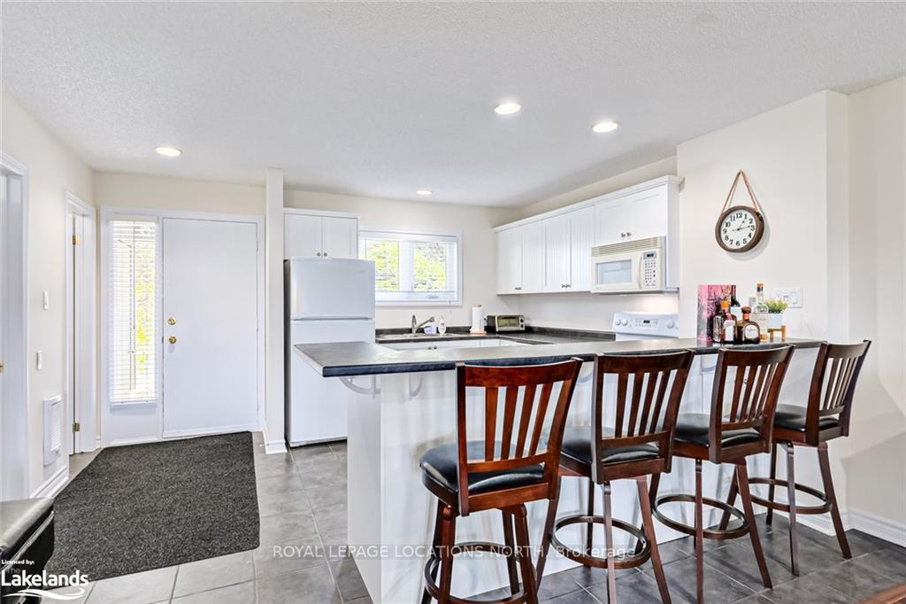 Photo 7 of 505 Oxbow Crescent, Collingwood — HOMEH