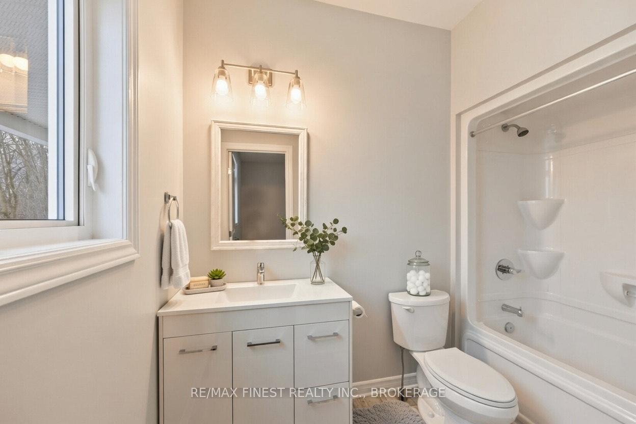 Photo 16 of 1383 Woodfield Crescent, Kingston, City Northwest — HOMEH