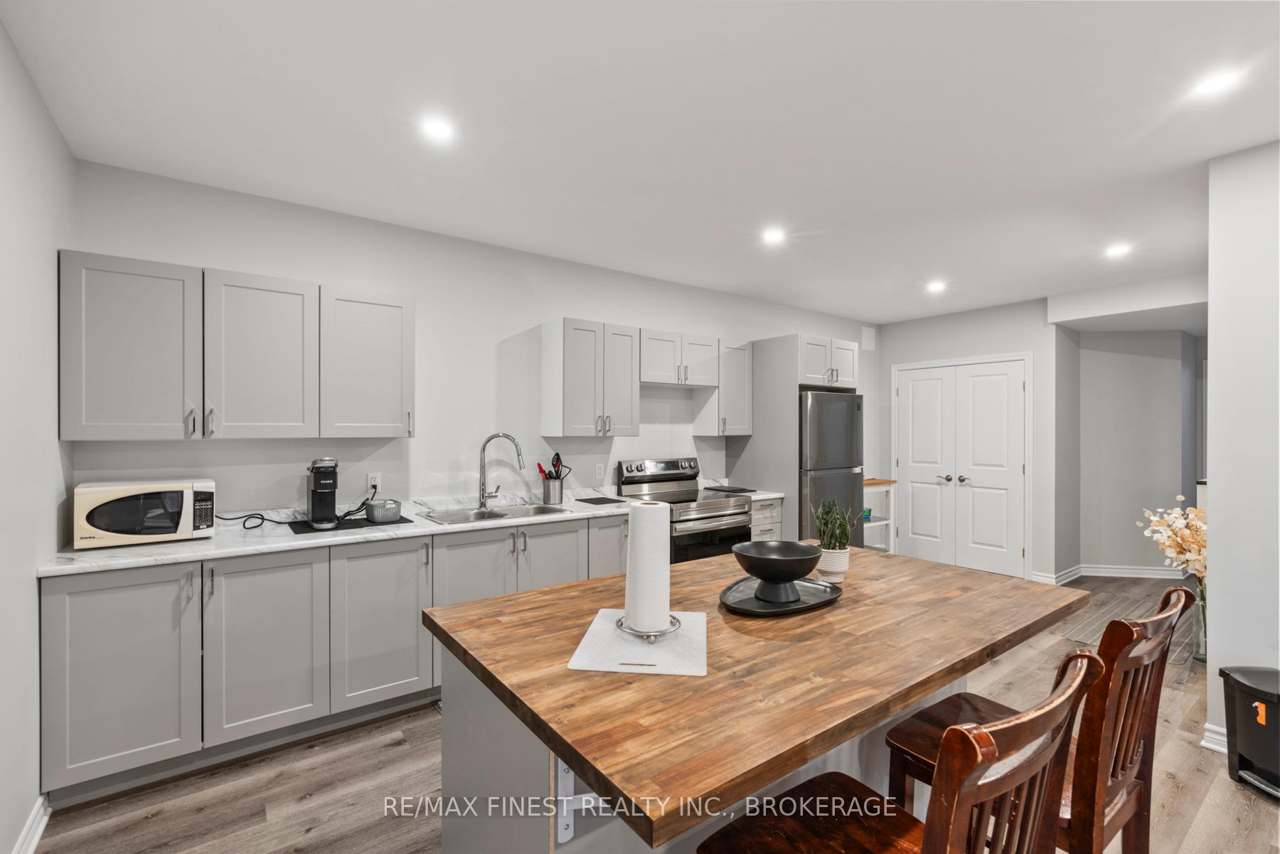 Photo 15 of 1383 Woodfield Crescent, Kingston, City Northwest — HOMEH