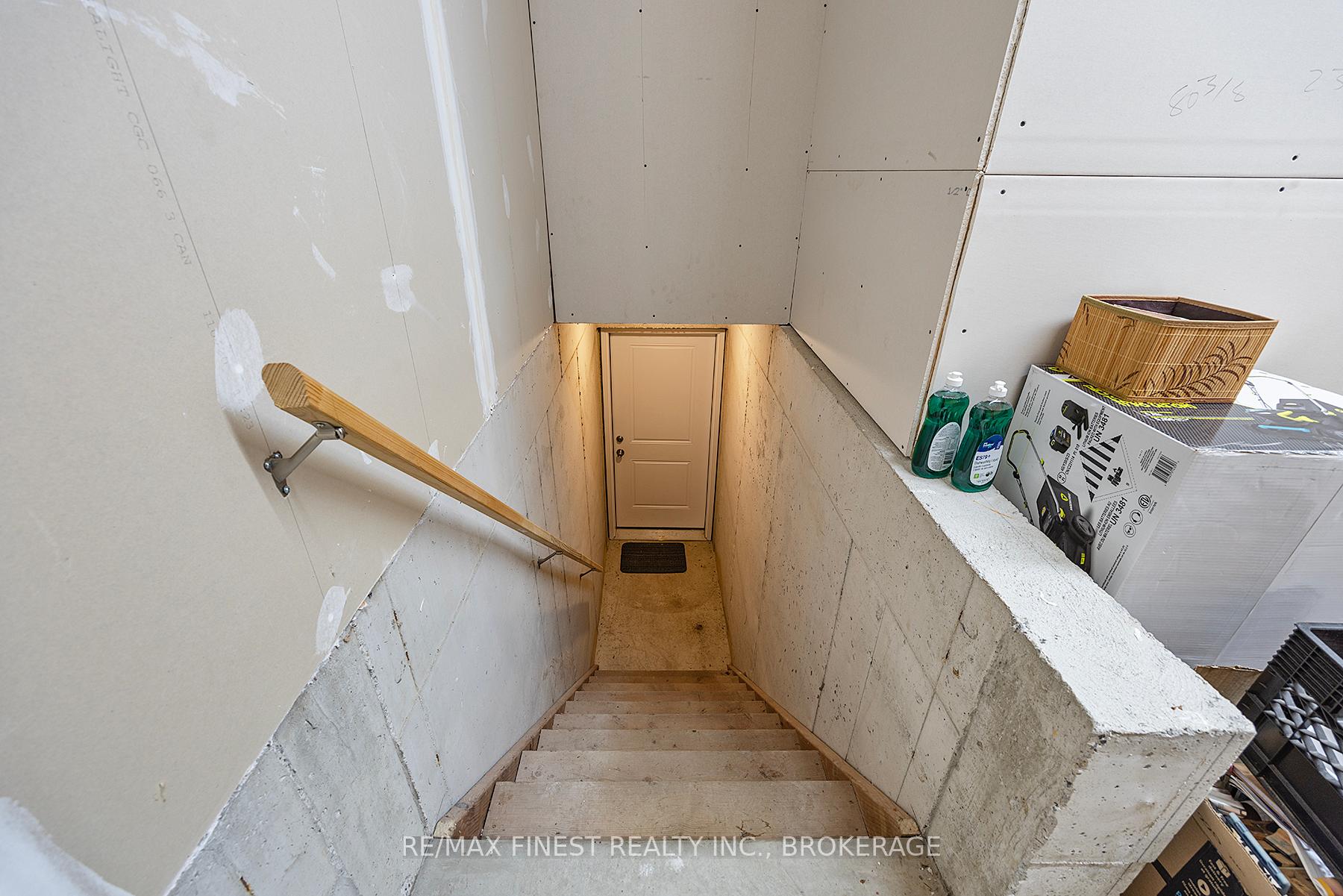 Photo 17 of 1383 Woodfield Crescent, Kingston, City Northwest — HOMEH