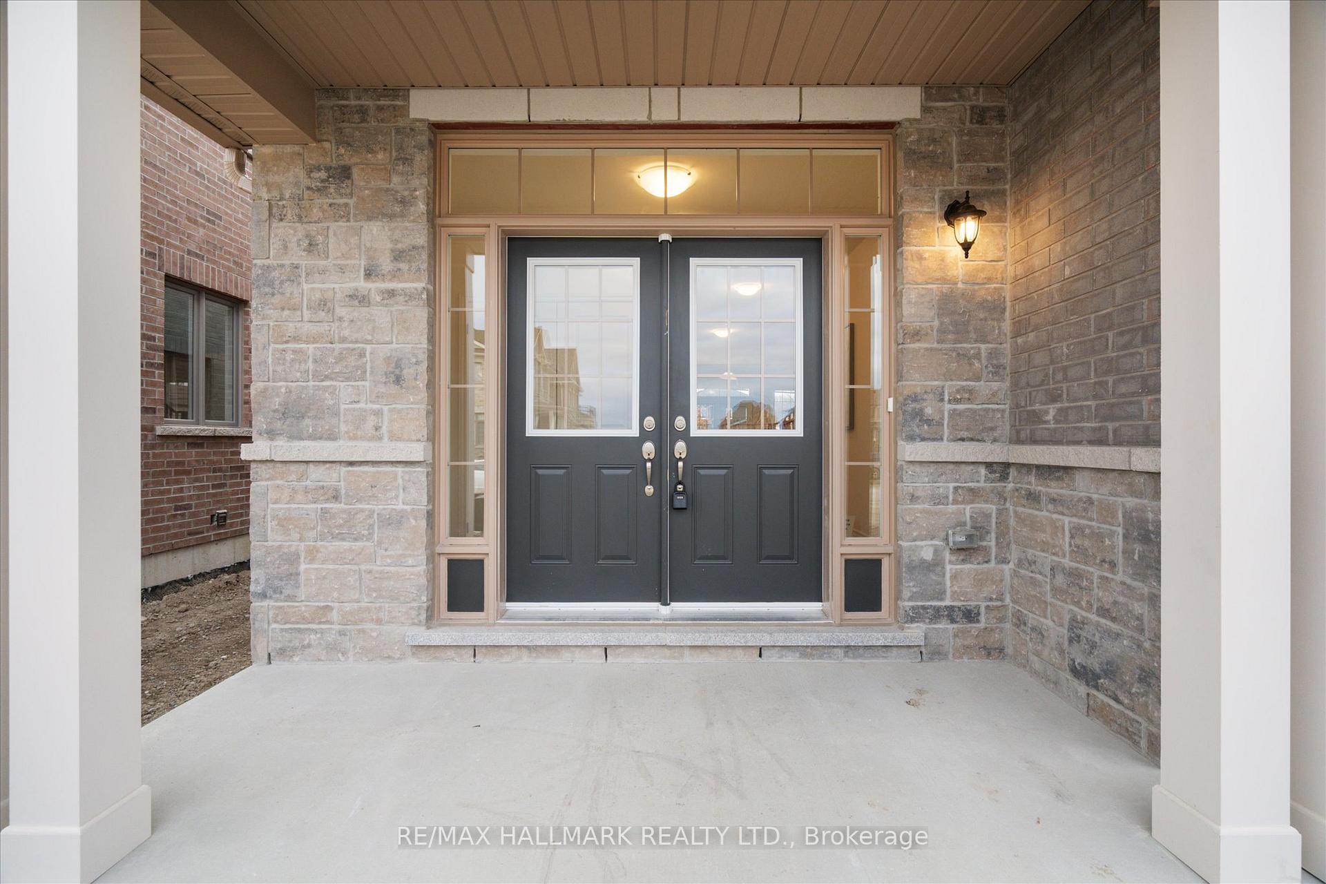 Photo 3 of 15 Tamblyn Trail, New Tecumseth, Beeton — HOMEH