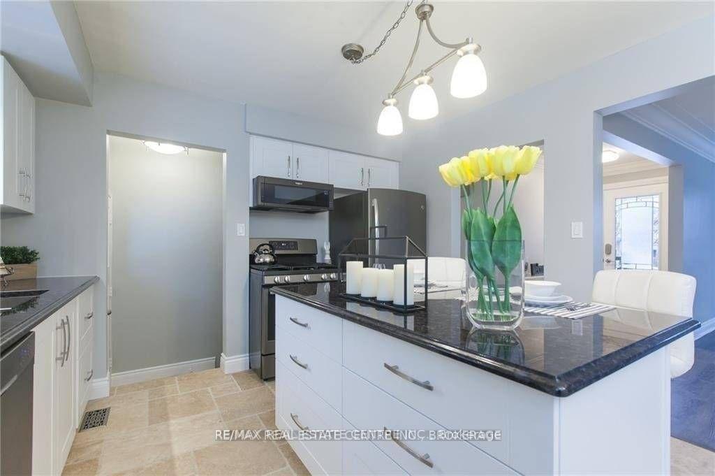 Photo 9 of Unit Upper, 119 Alison Avenue, Cambridge, Alison — HOMEH