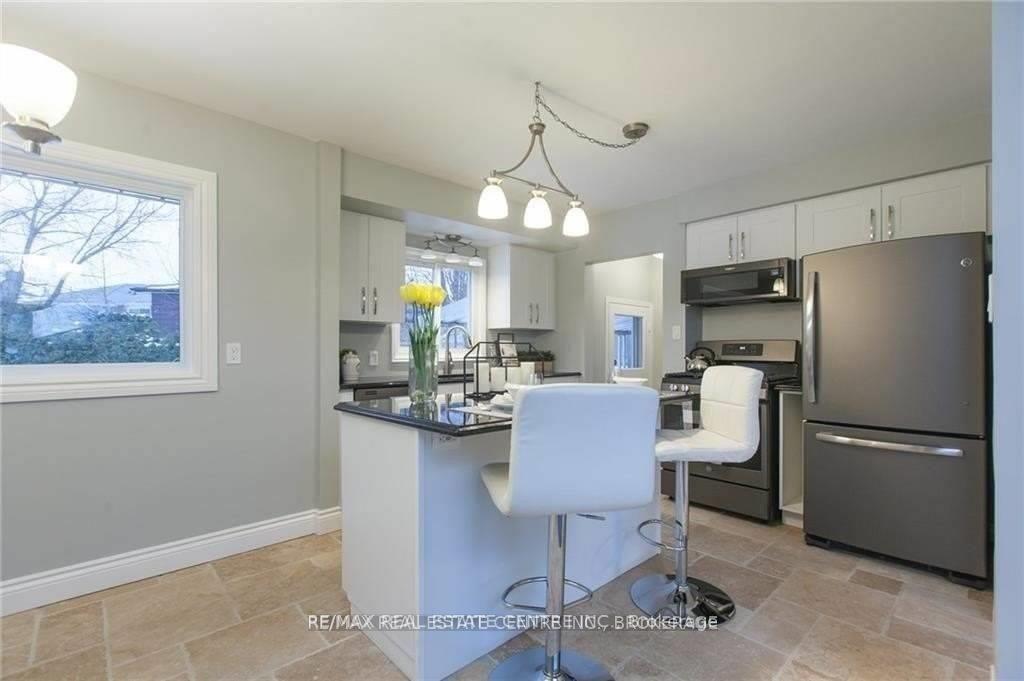 Photo 6 of Unit Upper, 119 Alison Avenue, Cambridge, Alison — HOMEH
