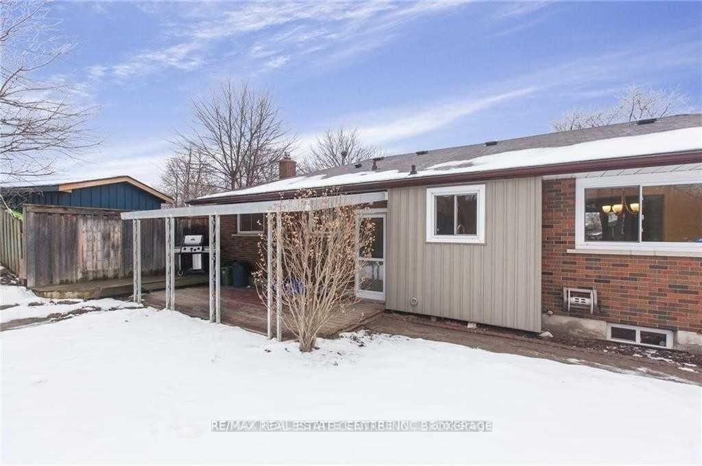 Photo 4 of Unit Upper, 119 Alison Avenue, Cambridge, Alison — HOMEH