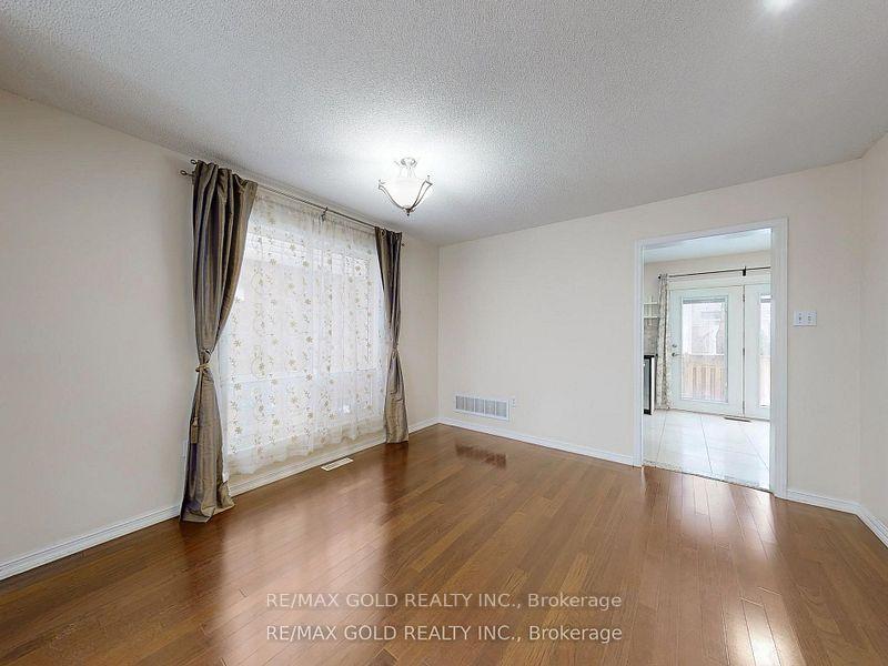Photo 7 of 5024 Kempling Lane, Burlington, Orchard — HOMEH