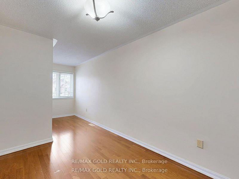 Photo 26 of 5024 Kempling Lane, Burlington, Orchard — HOMEH