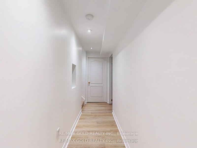 Photo 31 of 5024 Kempling Lane, Burlington, Orchard — HOMEH