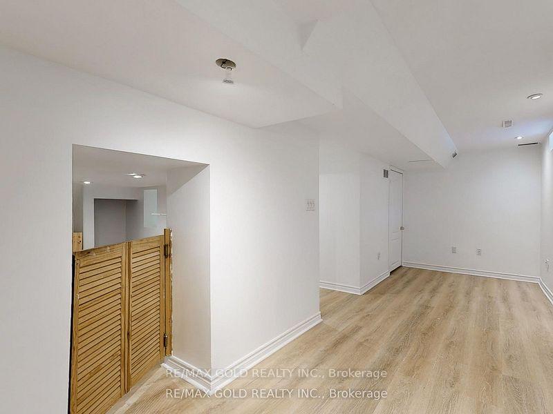Photo 33 of 5024 Kempling Lane, Burlington, Orchard — HOMEH