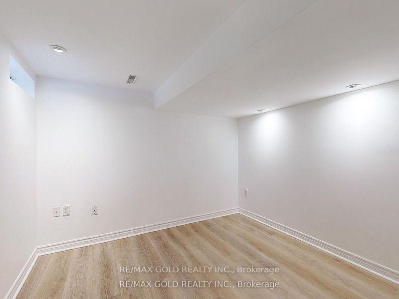 Photo 34 of 5024 Kempling Lane, Burlington, Orchard — HOMEH