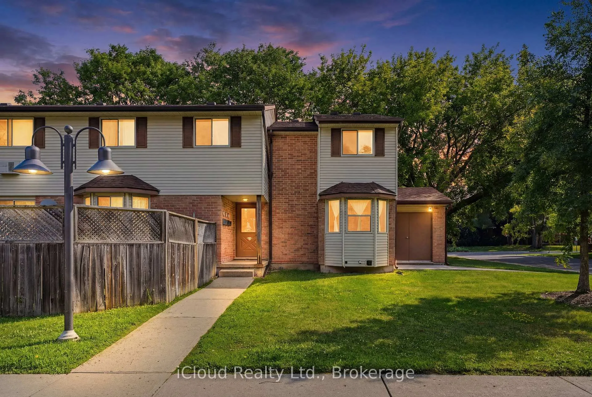 Front of Unit 1, 40 Silvercreek Parkway