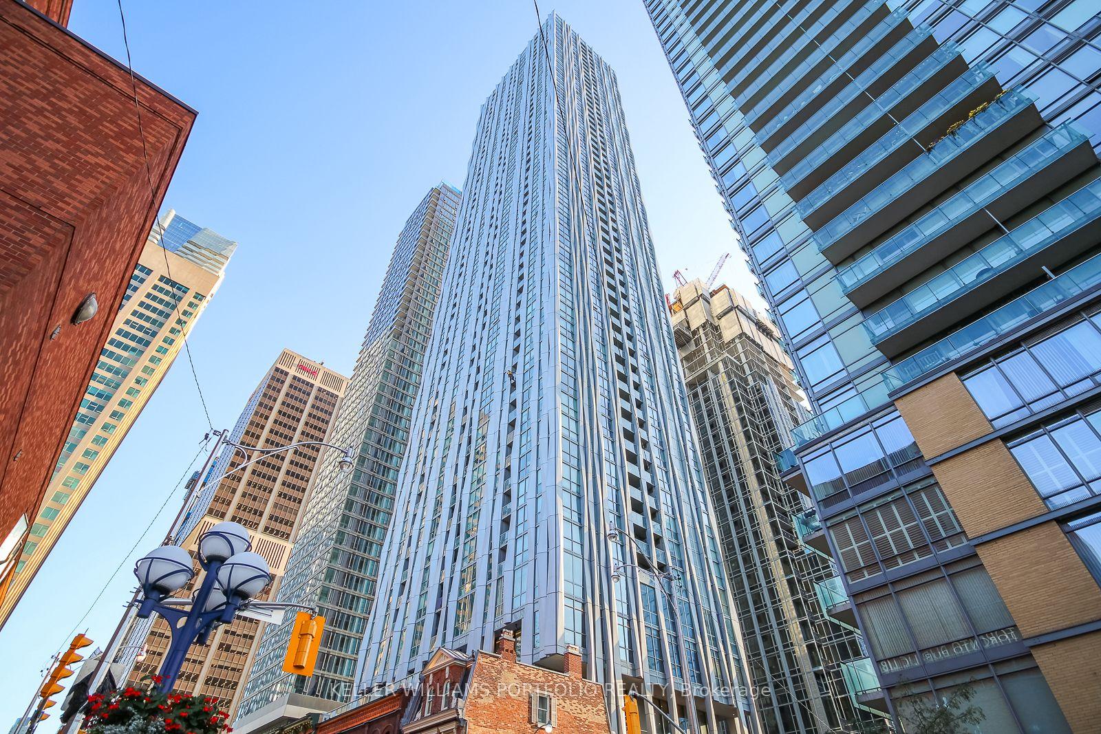 Front of Unit 4811, 1 Yorkville Avenue