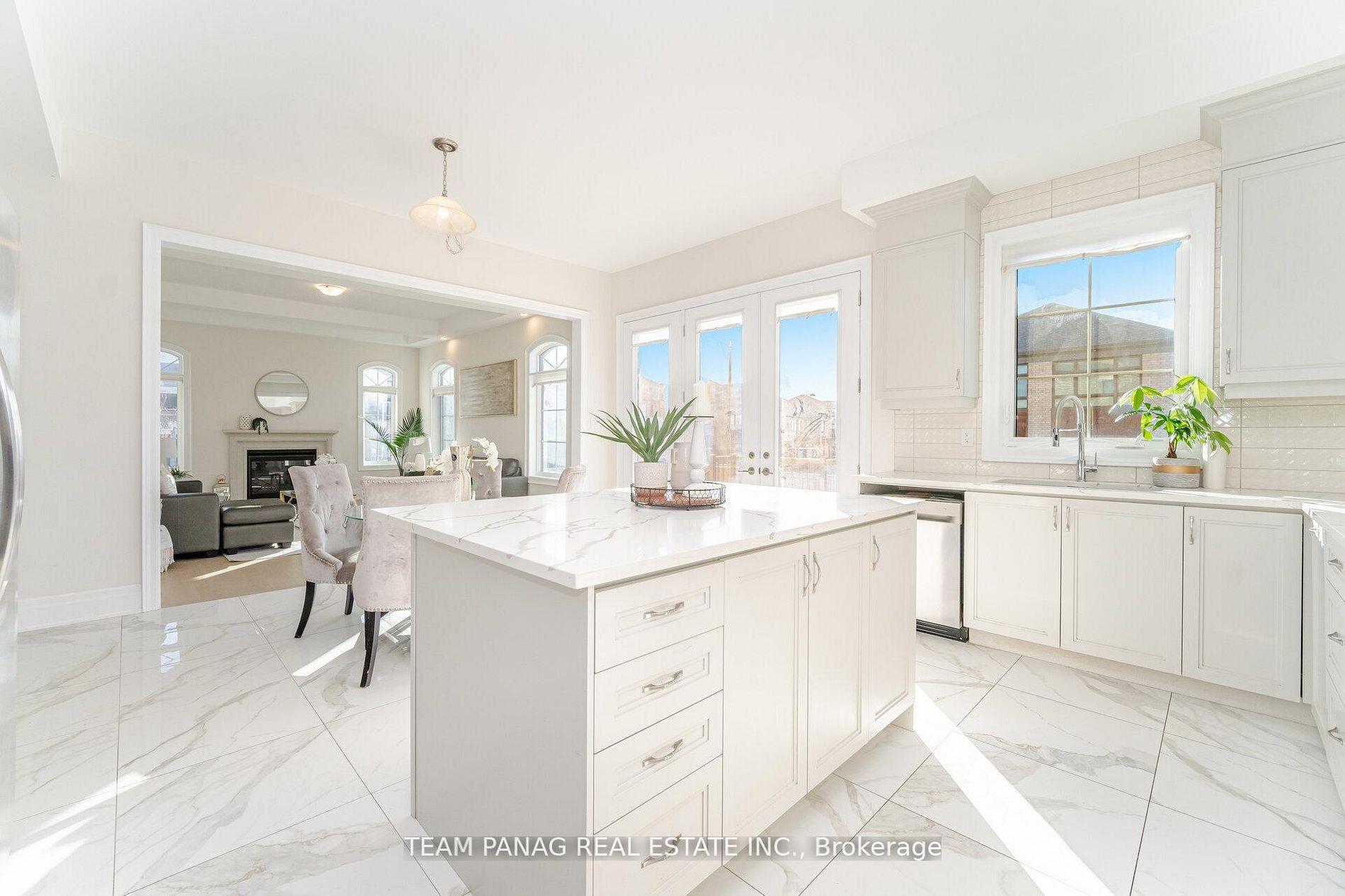 Photo 9 of 30 Ballantyne Boulevard, Vaughan, Vellore Village — HOMEH