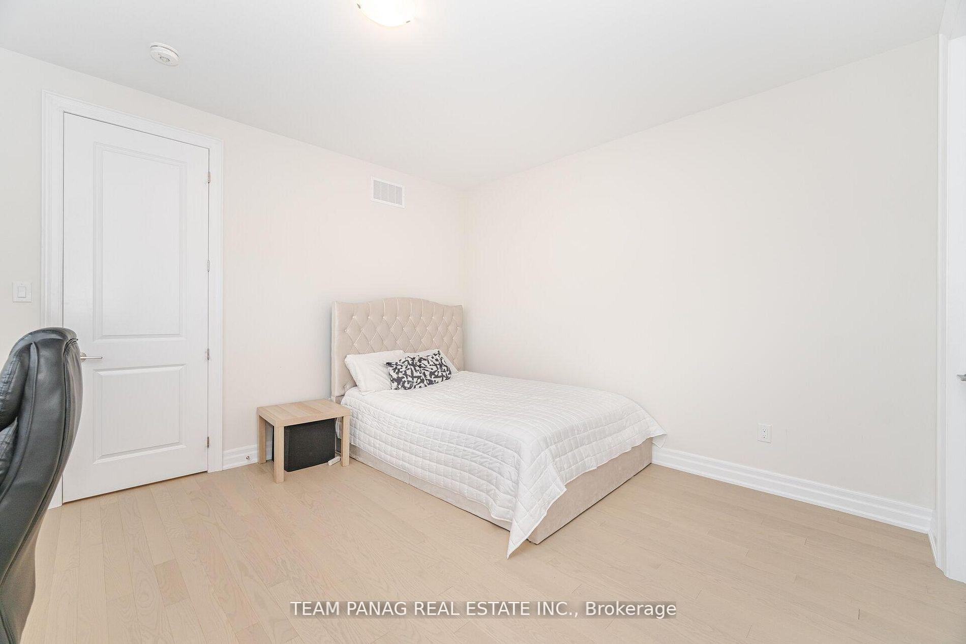 Photo 18 of 30 Ballantyne Boulevard, Vaughan, Vellore Village — HOMEH