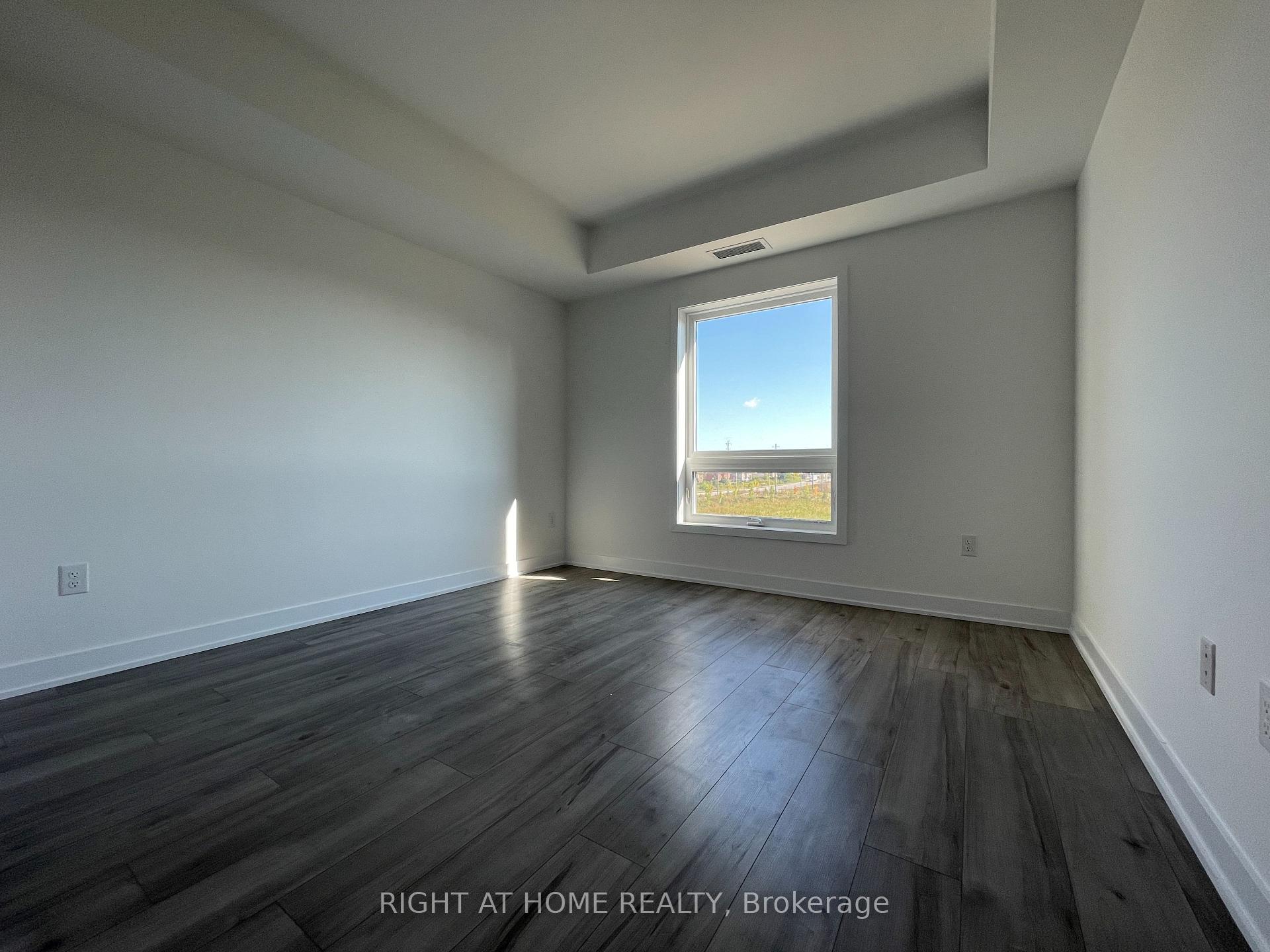 Photo 5 of Unit 204, 1 Chef Lane, Barrie, Rural Barrie Southeast — HOMEH