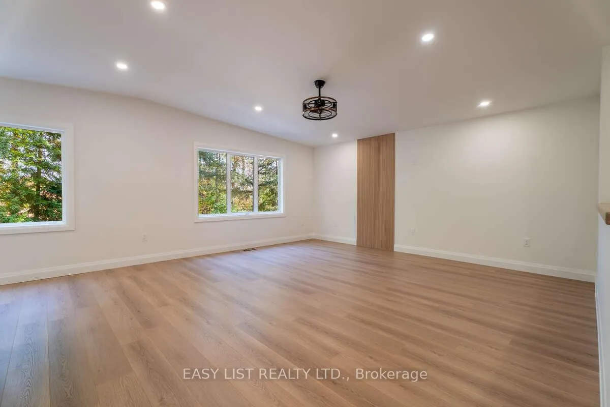 Photo 5 of 14 Eagle Road, Tiny, Rural Tiny — HOMEH