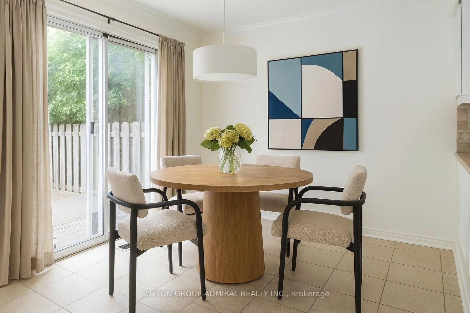 Photo 2 of 115 Glen Crescent, Vaughan, Uplands — HOMEH