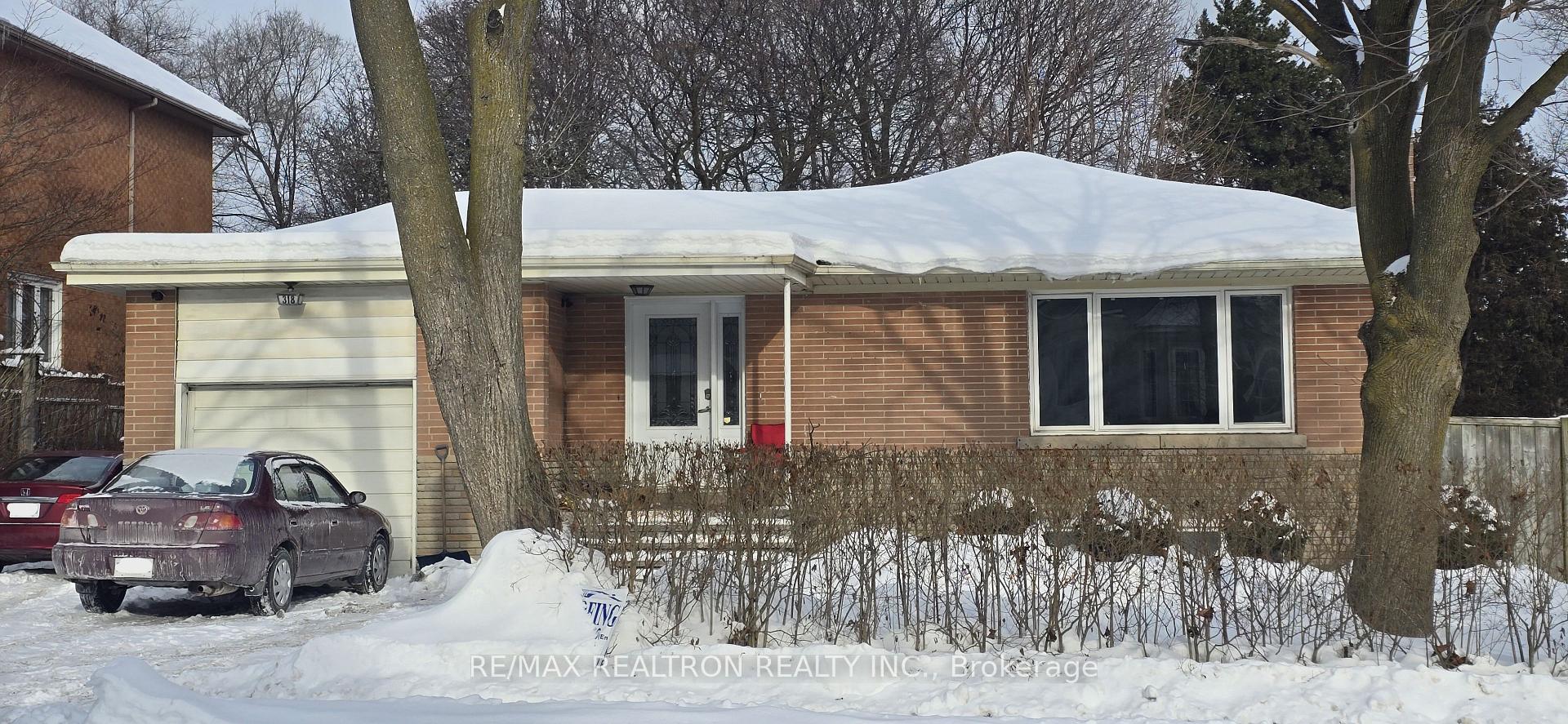 Front of 318 Holmes Avenue
