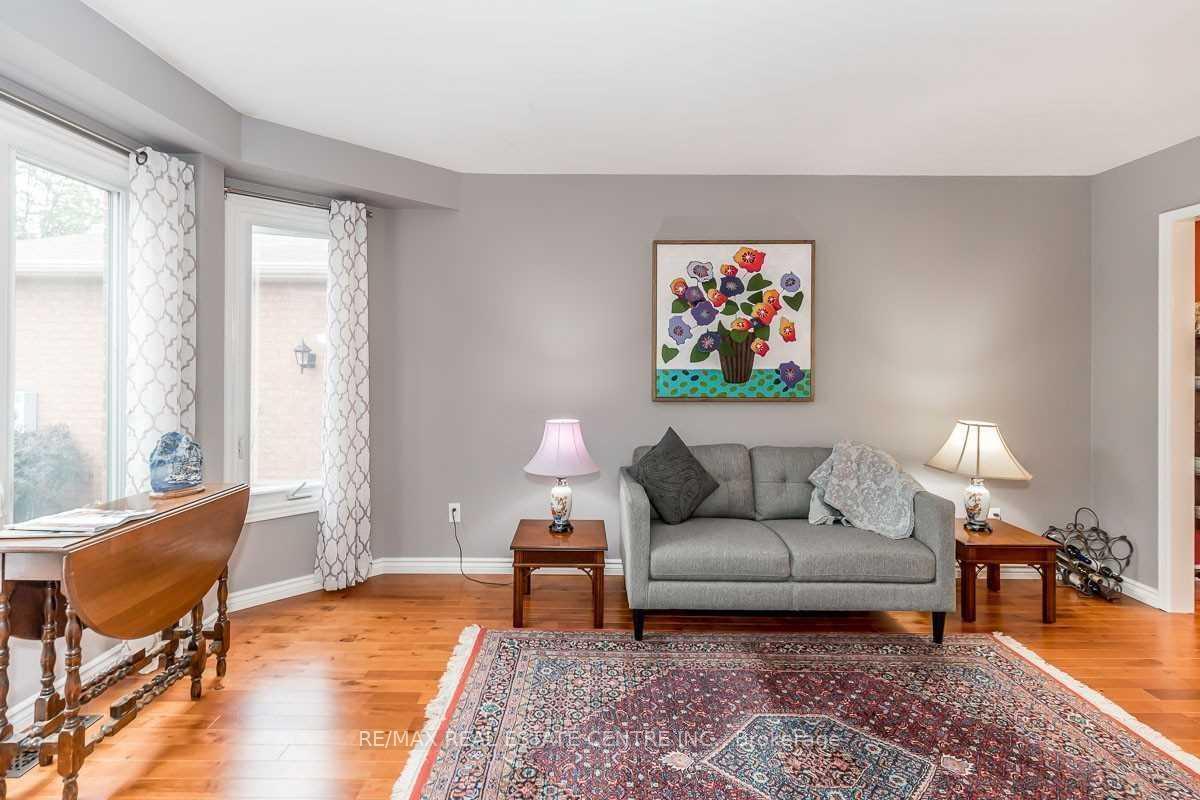 Photo 2 of Unit Upper, 39 Mcmillan Crescent, Barrie, Painswick North — HOMEH