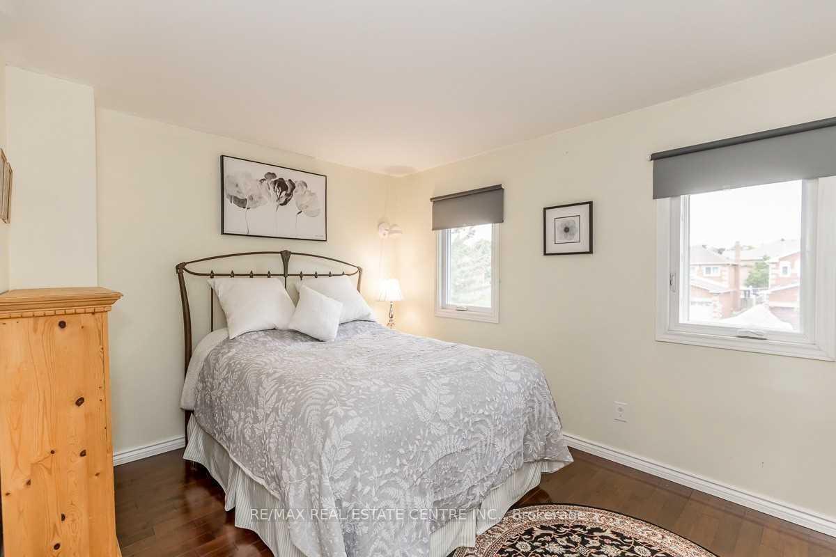 Photo 9 of Unit Upper, 39 Mcmillan Crescent, Barrie, Painswick North — HOMEH