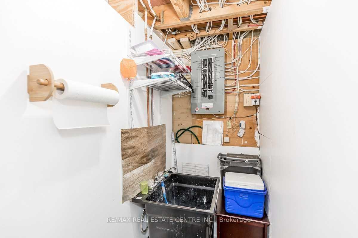 Photo 18 of Unit Upper, 39 Mcmillan Crescent, Barrie, Painswick North — HOMEH