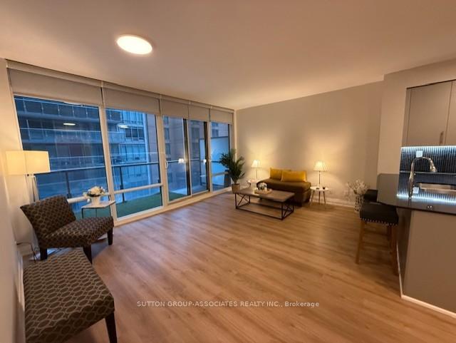 Photo 2 of Unit 402, 1 Bedford Road, Toronto, The Annex — HOMEH