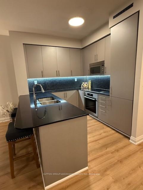 Photo 3 of Unit 402, 1 Bedford Road, Toronto, The Annex — HOMEH