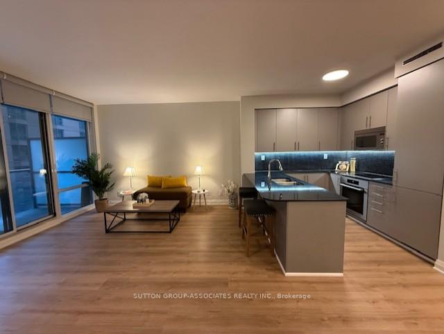 Photo 18 of Unit 402, 1 Bedford Road, Toronto, The Annex — HOMEH