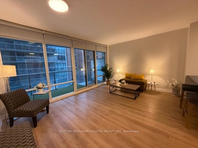 Photo 5 of Unit 402, 1 Bedford Road, Toronto, The Annex — HOMEH