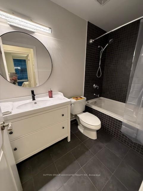 Photo 8 of Unit 402, 1 Bedford Road, Toronto, The Annex — HOMEH