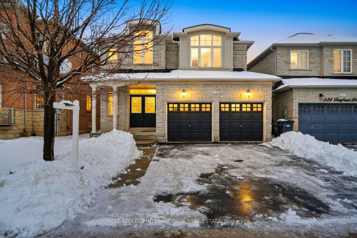 Photo 1 of 527 Fernforest Drive, Brampton, Sandringham-Wellington — HOMEH