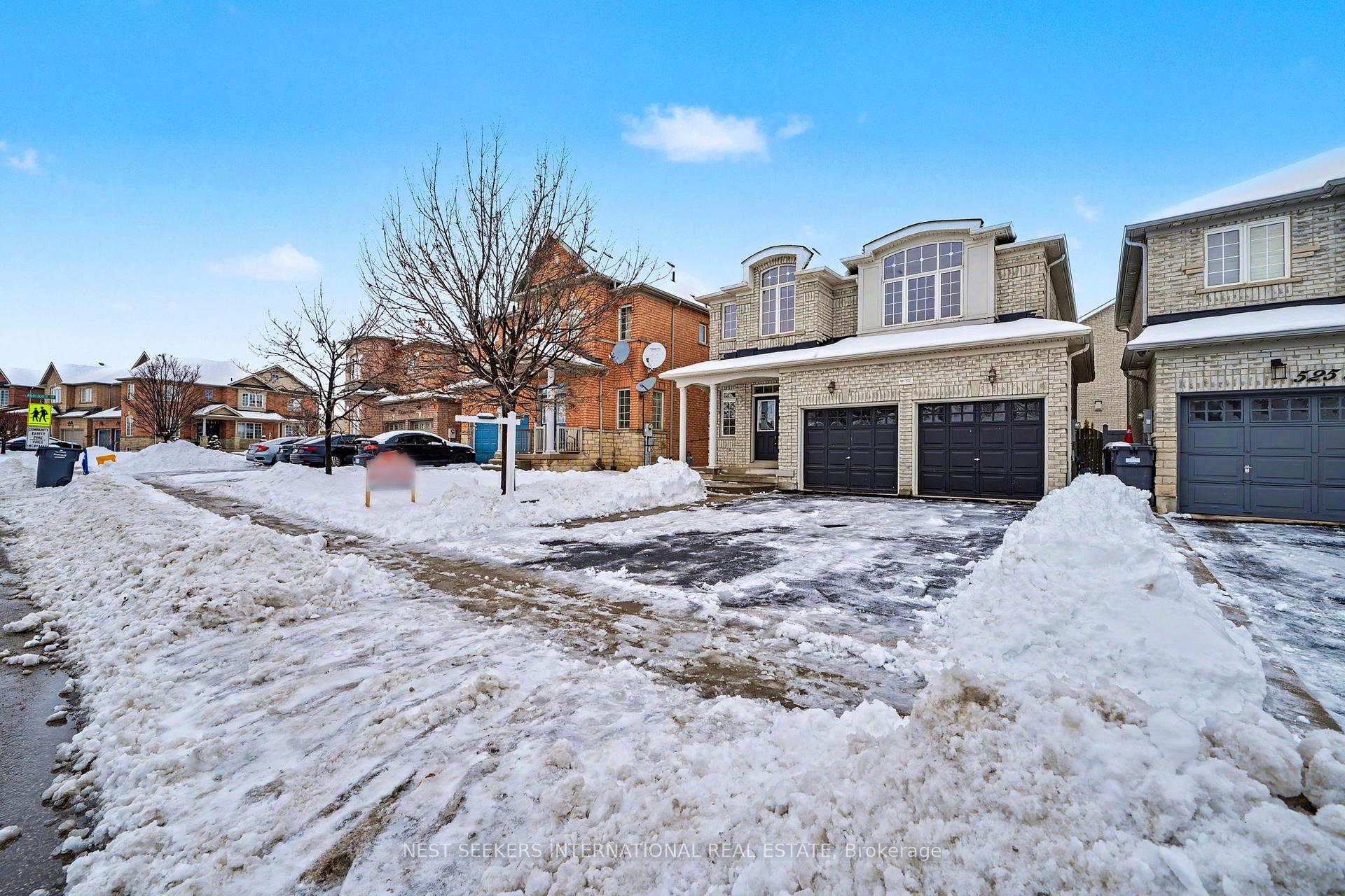 Photo 8 of 527 Fernforest Drive, Brampton, Sandringham-Wellington — HOMEH