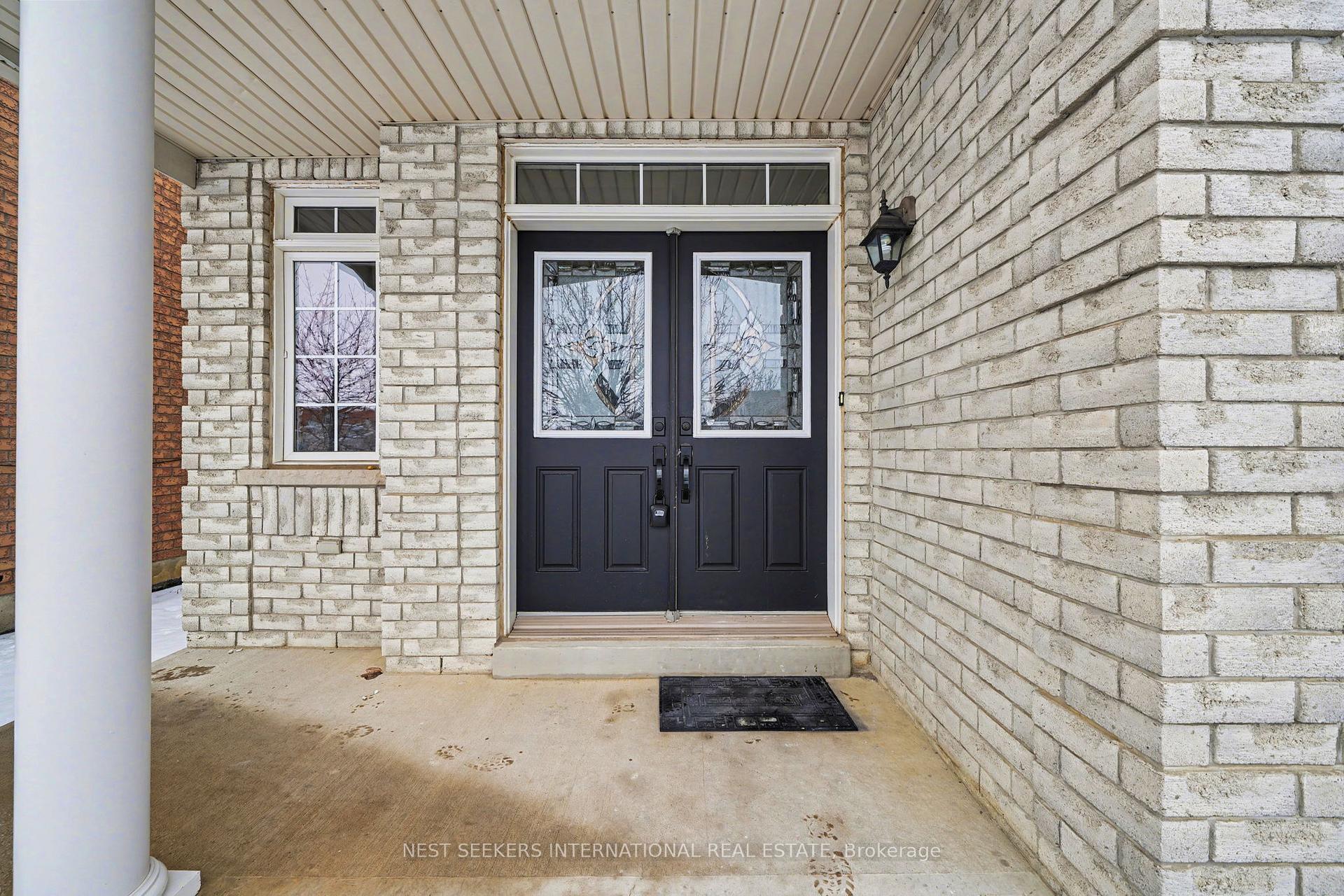 Photo 3 of 527 Fernforest Drive, Brampton, Sandringham-Wellington — HOMEH
