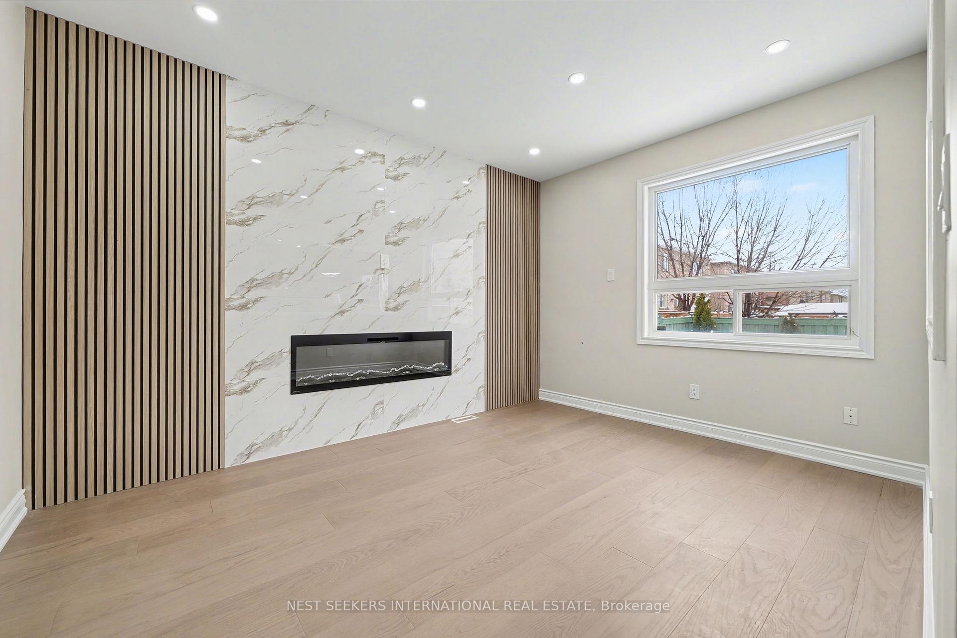 Photo 14 of 527 Fernforest Drive, Brampton, Sandringham-Wellington — HOMEH