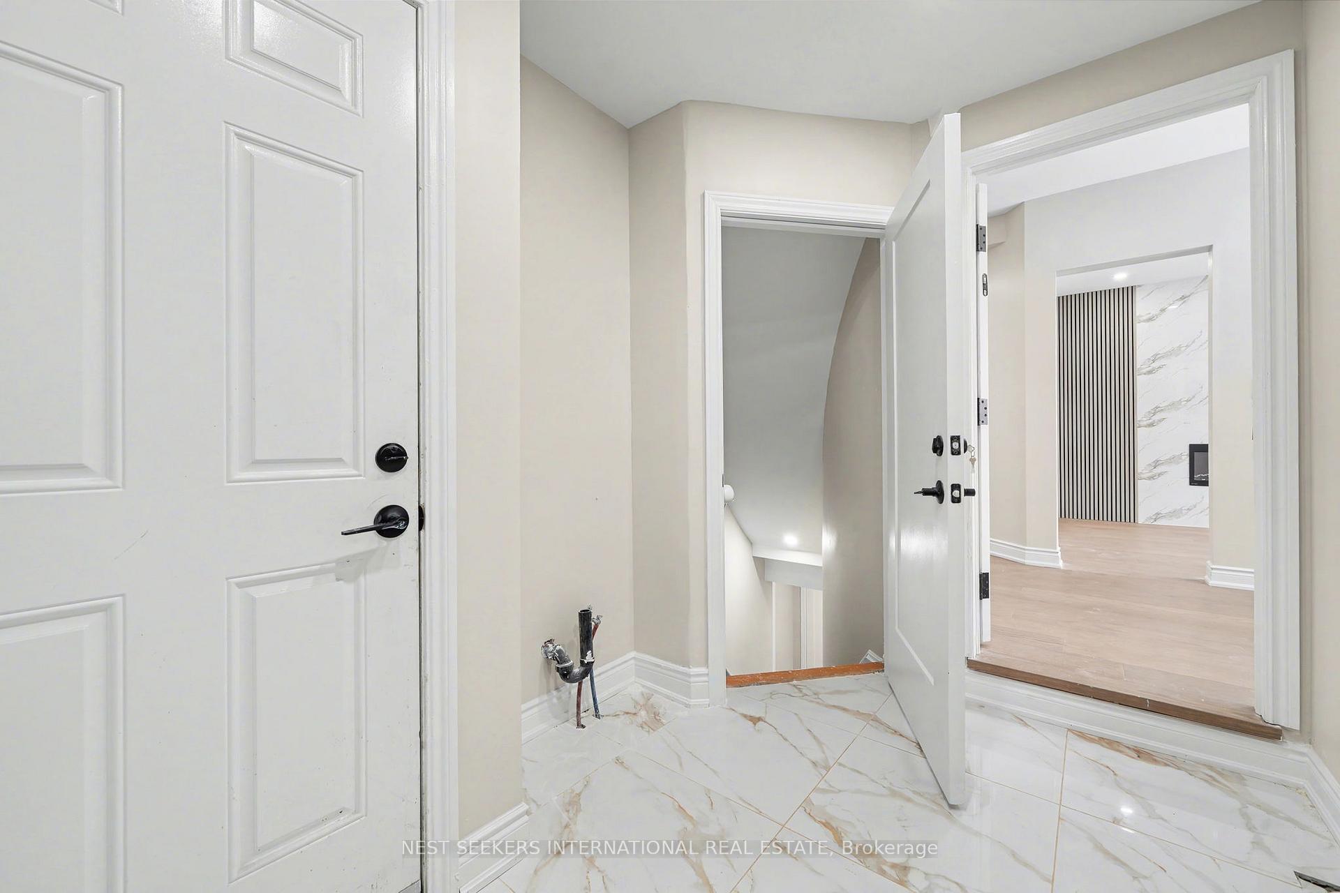 Photo 10 of 527 Fernforest Drive, Brampton, Sandringham-Wellington — HOMEH