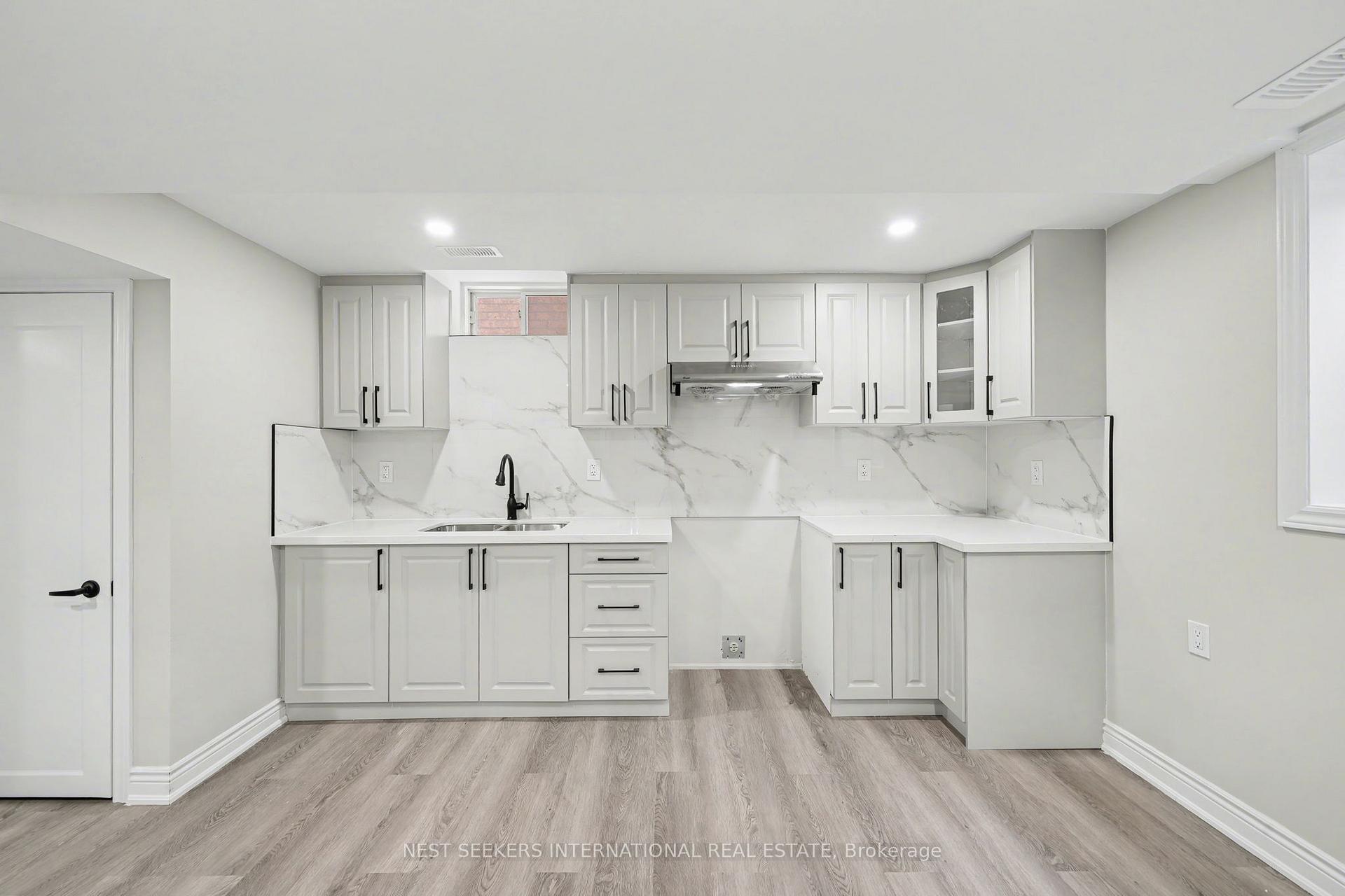 Photo 21 of 527 Fernforest Drive, Brampton, Sandringham-Wellington — HOMEH