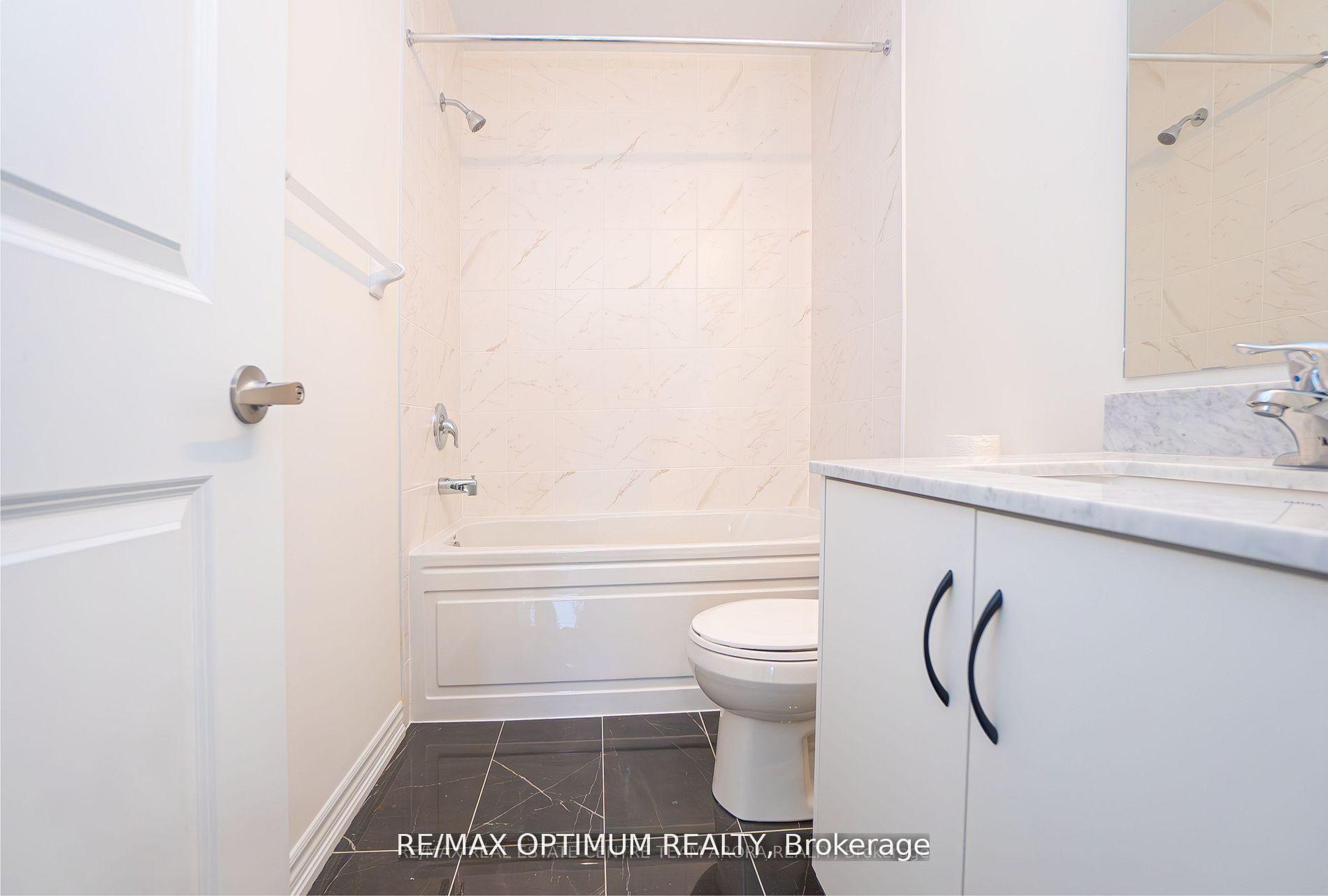 Photo 5 of Unit 54, 70 Knotsberry Circle, Brampton, Bram West — HOMEH