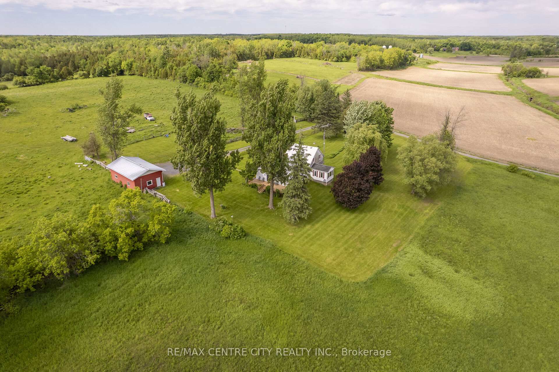 Photo 4 of 19267 County Road 25, South Glengarry, South Glengarry (Charlottenburgh) Twp — HOMEH