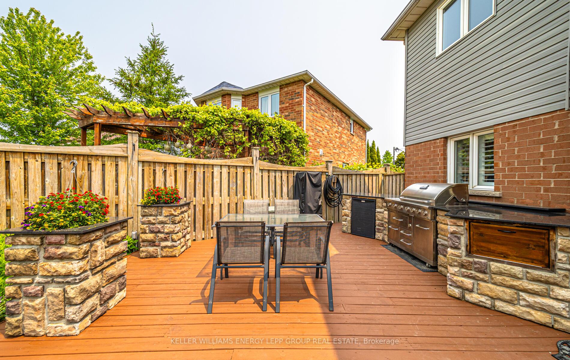 Photo 4 of 92 Padfield Drive, Clarington, Bowmanville — HOMEH