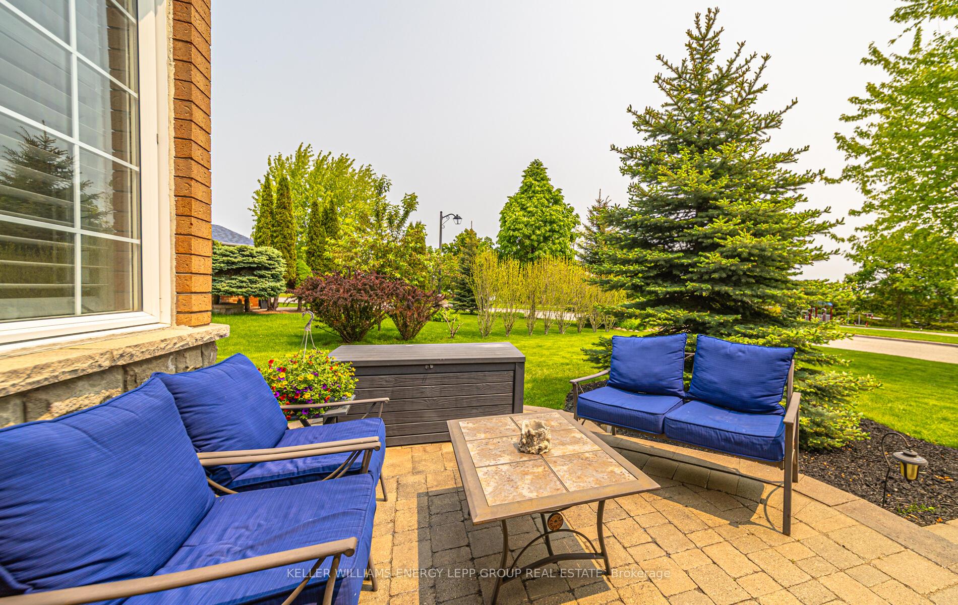 Photo 5 of 92 Padfield Drive, Clarington, Bowmanville — HOMEH