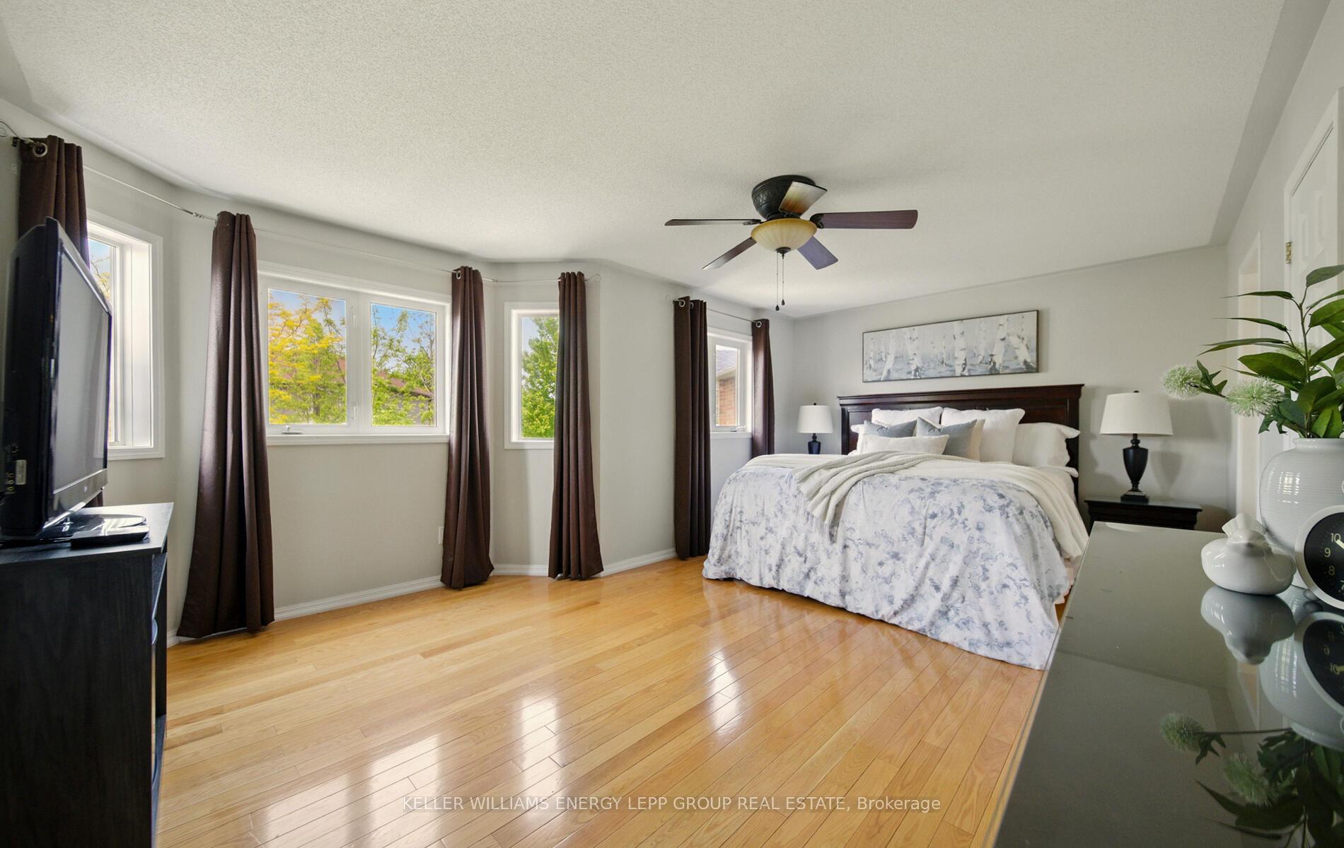 Photo 24 of 92 Padfield Drive, Clarington, Bowmanville — HOMEH