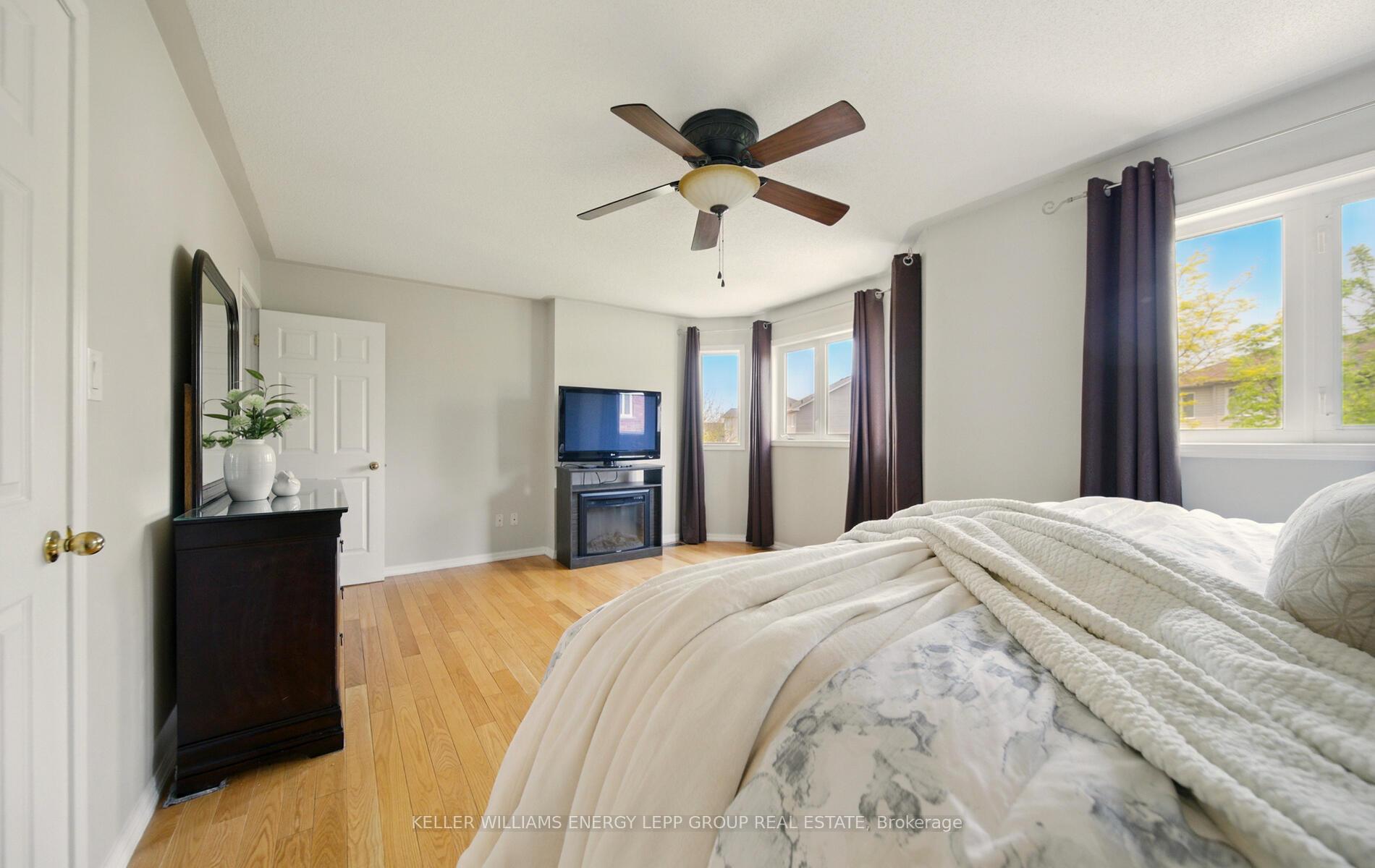 Photo 26 of 92 Padfield Drive, Clarington, Bowmanville — HOMEH