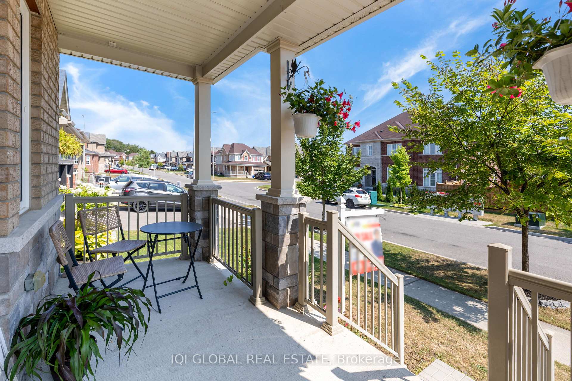 Photo 2 of 191 Bruce Cameron Drive, Clarington, Bowmanville — HOMEH