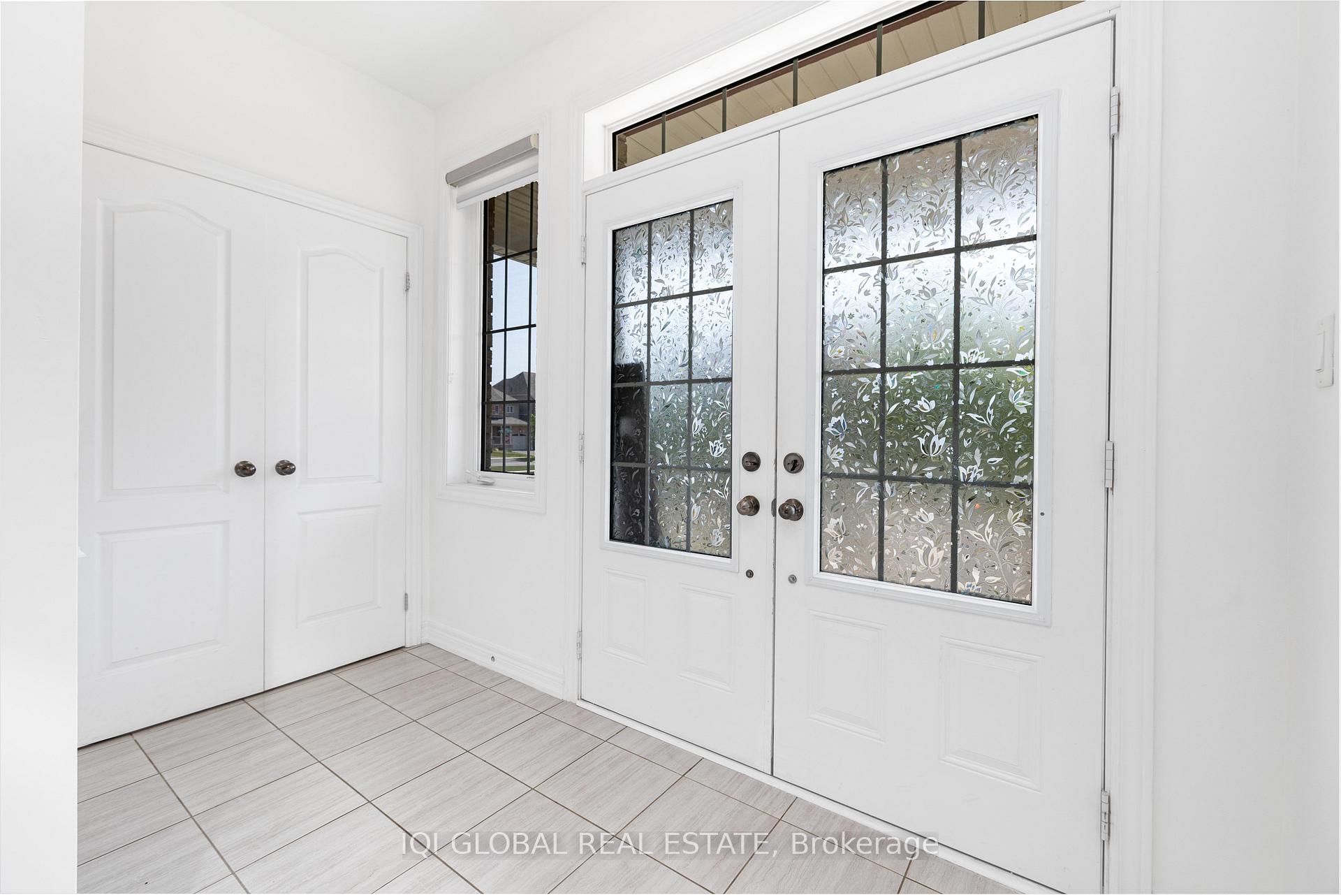 Photo 3 of 191 Bruce Cameron Drive, Clarington, Bowmanville — HOMEH