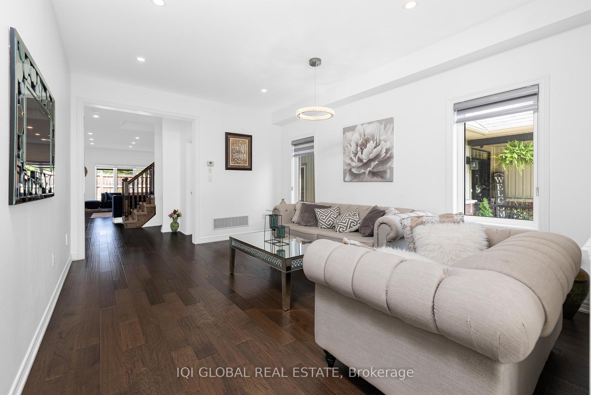 Photo 5 of 191 Bruce Cameron Drive, Clarington, Bowmanville — HOMEH