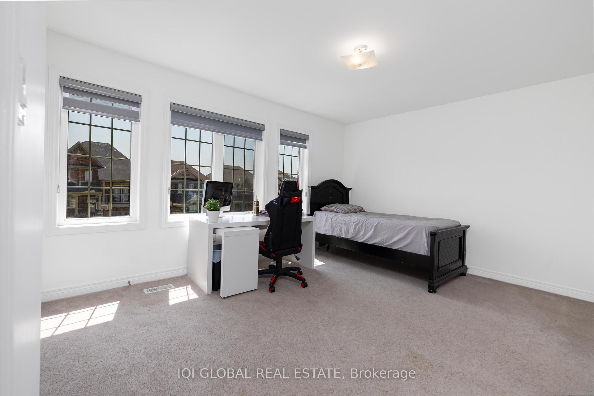 Photo 14 of 191 Bruce Cameron Drive, Clarington, Bowmanville — HOMEH
