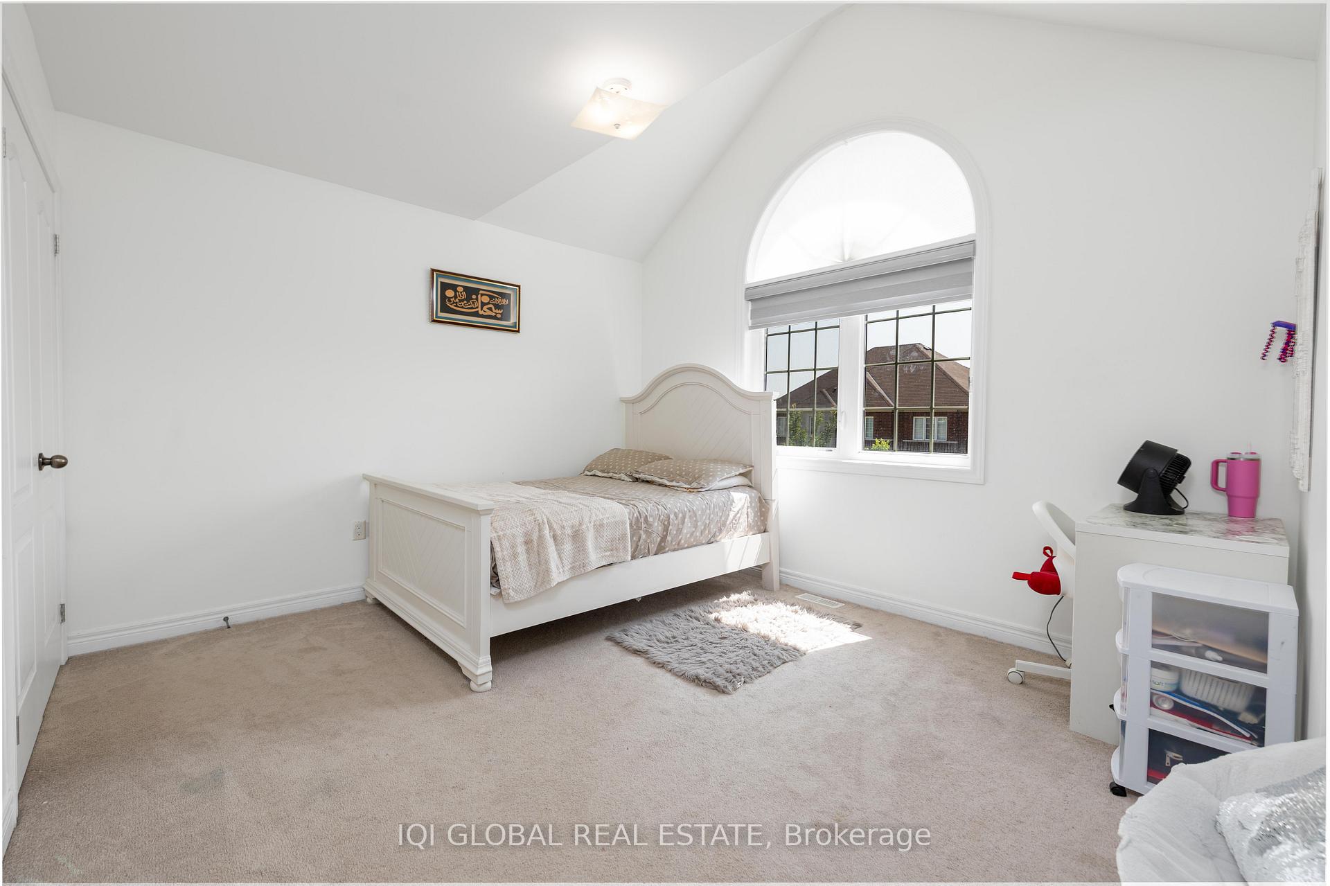 Photo 16 of 191 Bruce Cameron Drive, Clarington, Bowmanville — HOMEH